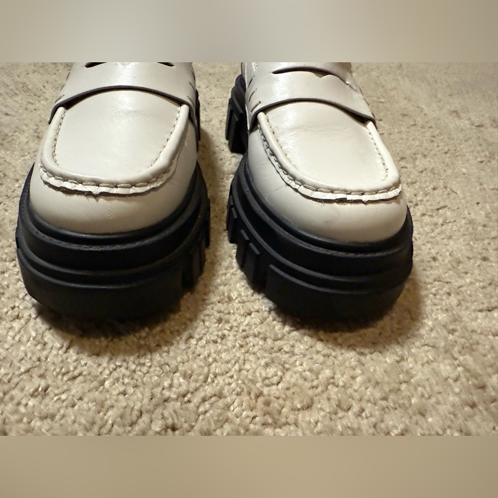Women’s Marc Fisher Cream Loafers with chunky Black Soles - Picture 2 of 8